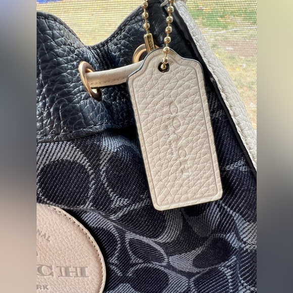 Coach Dempsey Drawstring Bucket Bag In Signature Denim - Picture 4 of 6